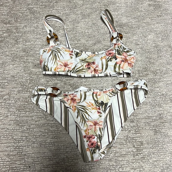 Reversible Abercrombie and fitch striped / floral bikini - Picture 3 of 3